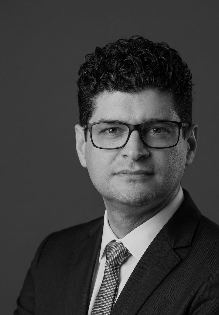 Dr. Marcelo Rocha, cirurgião-dentista — implantodontia e odontologia digital
